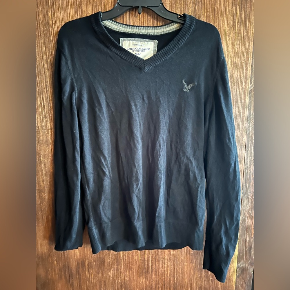 American Eagle men’s knit sweater vneck Medium
